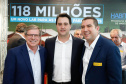 O governador Carlos Massa Ratinho Junior confirmou nesta quarta-feira (9) mais 1.494 novas casas populares para moradores de 33 municípios paranaenses. São imóveis financiados, casas repassadas gratuitamente a famílias de baixa renda e condomínios para pessoas idosas. O investimento é de R$ 118 milhões, com recursos do Tesouro Estadual, por meio do programa Habita Paraná, e de financiamento do Banco Interamericano de Desenvolvimento (BID).