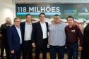 O governador Carlos Massa Ratinho Junior confirmou nesta quarta-feira (9) mais 1.494 novas casas populares para moradores de 33 municípios paranaenses. São imóveis financiados, casas repassadas gratuitamente a famílias de baixa renda e condomínios para pessoas idosas. O investimento é de R$ 118 milhões, com recursos do Tesouro Estadual, por meio do programa Habita Paraná, e de financiamento do Banco Interamericano de Desenvolvimento (BID).