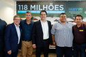 O governador Carlos Massa Ratinho Junior confirmou nesta quarta-feira (9) mais 1.494 novas casas populares para moradores de 33 municípios paranaenses. São imóveis financiados, casas repassadas gratuitamente a famílias de baixa renda e condomínios para pessoas idosas. O investimento é de R$ 118 milhões, com recursos do Tesouro Estadual, por meio do programa Habita Paraná, e de financiamento do Banco Interamericano de Desenvolvimento (BID).