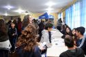 É de pequenino que se torce o pepino. A frase é um chavão e os alunos nem são tão crianças assim. Com idades entre 11 e 12 anos, cerca de 400 alunos da Escola Estadual Nossa Senhora da Salete, de Curitiba, aprenderam de forma lúdica sobre a função social dos impostos e por que eles são importantes no exercício da cidadania..Foto Gilson Abreu/AEN