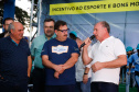 A cidade de Marumbi, no Vale do Ivaí, ganhou uma nova área para esporte e lazer. Neste sábado (12), Dia das Crianças, o governador Carlos Massa Ratinho Junior inaugurou uma unidade do programa Meu Campinho no município. O Governo do Estado investiu R$ 390 mil no espaço, que fica próximo ao conjunto habitacional Ademar Rejani. Além do Meu Campinho, Marumbi também foi a primeira cidade a receber o projeto Cinema na Praça, lançado nesta semana pelo governador.