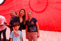 Quem foi até o Parque Estadual de Vila Velha neste domingo (13) viu um cenário diferente. Cerca de 10 balões de diversos tamanhos e formatos coloriram o céu na 1ª Revoada de Balões. 

O governador Carlos Massa Ratinho Junior prestigiou o evento e disse que o investimento no turismo ambiental é a tendência mundial. 
