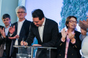 O governador Carlos Massa Ratinho Junior e a ministra da Agricultura, Pecuária e Abastecimento, Tereza Cristina, anunciam nesta terça-feira (15),  no Palácio Iguaçu, em Curitiba, a suspensão das campanhas de vacinação contra febre aftosa em rebanhos bovinos e de bufalinos no Paraná.  Curitiba, 14/10/2019 - Foto: Geraldo Bubniak/AEN