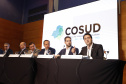 O governador Carlos Massa Ratinho Junior participou neste sábado (19), em Florianópolis (SC), da quinta reunião do Consórcio de Integração Sul e Sudeste (Cosud), que reúne os sete estados das duas regiões. Ratinho Junior destacou a importância de o consórcio discutir temas que colaborem com o País como um todo.