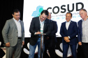 O governador Carlos Massa Ratinho Junior participou neste sábado (19), em Florianópolis (SC), da quinta reunião do Consórcio de Integração Sul e Sudeste (Cosud), que reúne os sete estados das duas regiões. Ratinho Junior destacou a importância de o consórcio discutir temas que colaborem com o País como um todo.
