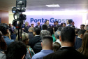  O governador Carlos Massa Ratinho Junior, acompanhado do prefeito Marcelo Rangel, do vice-governador Darci Piana e de diversas autoridades, assinou o decreto que transfere temporariamente a sede do governo estadual para o município. A iniciativa coincide com a Feira Paraná, que acontece de 18 a 27 de outubro.Foto:Jaelson Lucas / AEN