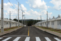Setenta e cinco famílias de Palmas, no Sudoeste do Estado, receberam nesta quinta-feira (24) as chaves da casa própria. A partir de agora, elas são as moradoras do Residencial Bom Pastor II, empreendimento executado com R$ 5,3 milhões de investimentos do Governo do Estado, Governo Federal e prefeitura.

O vice-governador Darci Piana inaugurou o residencial e reafirmou o compromisso da gestão estadual com os projetos de habitação popular. Foto: Guilherme Santos / Cohapar