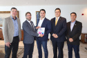 O governador Carlos Massa Ratinho Junior, sanciona a lei que cria o Fundo Estadual de Combate a Corrupção. Participaram: controlador geral do Estado, Raul Siqueira; secretário chefe da Casa Civil, Guto Silva; líder do Governo na Assembleia Legislativa, deputado Hussein Bakri; representante da Transparência Internacional, Bruno Brandão; entre outros.Curitiba, 30-10-19.Foto: Arnaldo Alves / AEN.
