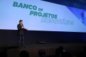 O Governo do Estado lançou nesta quinta-feira (31) a licitação da obra de ampliação da pista do aeroporto de Foz do Iguaçu, no Oeste do Paraná, investimento que vai resultar em mais voos e impulsionar o turismo da região. O lançamento foi destacado pelo secretário de Infraestrutura e Logística, Sandro Alex, na apresentação feita durante o encontro Governo 5.0, em Foz. Foto: José Fernando Ogura/AEN