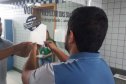 Nesta quarta-feira (31), dia em que a Controladoria-Geral do Estado (CGE) completou seis anos, servidores distribuíram panfletos com informações sobre o serviço de Ouvidoria, Portal da Transparência e o Programa de Compliance. Na barraca montada na Boca Maldita, no Centro de Curitiba, o cidadão pôde registrar reclamações, denúncias e outras manifestações, além de tirar dúvidas sobre o papel da CGE para o desenvolvimento do Paraná. Foto: Divulgação/CGE