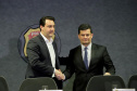 O governador Carlos Massa Ratinho Junior, participa da cerimônia de inauguração da Delegacia Modelo de Investigação e Análise Financeira, na superintendência da Polícia Federal no Estado do Paraná. Participaram: Ministro da Justiça e Segurança Pública, Sergio Moro; diretor Geral da Polícia Federal, Maurício Valeixo; secretário de Segurança, Romulo Marinho; entre outros.Curitiba, 01-11-19.Foto: Arnaldo Alves / AEN.