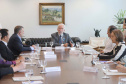 O governador em exercício Darci Piana repassa recursos a entidades sociais que atendem crianças e adolescentes e, pessoas com deficiência. Participaram: secretário da Justiça, Família e Trabalho, Ney Leprevost; diretor do Departamento de Apoio a Pessoa com Deficiência e de Políticas Públicas para Acessibilidade da SEJUF, Felipe Braga Côrtes; pres. Do Instituto Educacional Duque de Caxias, Alcides Madalozzo; entre outros.Curitiba, 19-11-19.Foto: Arnaldo Alves / AEN.