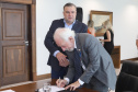 O governador em exercício Darci Piana repassa recursos a entidades sociais que atendem crianças e adolescentes e, pessoas com deficiência. Participaram: secretário da Justiça, Família e Trabalho, Ney Leprevost; diretor do Departamento de Apoio a Pessoa com Deficiência e de Políticas Públicas para Acessibilidade da SEJUF, Felipe Braga Côrtes; pres. Do Instituto Educacional Duque de Caxias, Alcides Madalozzo; entre outros.Curitiba, 19-11-19.Foto: Arnaldo Alves / AEN.