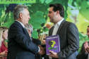 O Governador Carlos Massa Ratinho Júnior e o secretário estadual da Agricultura e Abastecimento, Norberto Ortigara, lançam nesta terça-feira (26), o programa de Desenvolvimento e Revitalização da Viticultura e da Agroindústria Vitícola no Paraná, o Revitis. Curitiba, 26/11/2019 - Foto: Geraldo Bubniak/AEN