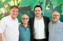 O governador Carlos Massa Ratinho Junior lançou nesta terça-feira (26), no Palácio Iguaçu, o programa Revitis, destinado a estimular a produção de uvas no Paraná. Iniciativa inédita no Estado, o programa está apoiado em quatro eixos: incentivo para a produção, reorganização da comercialização, desenvolvimento do turismo e apoio à agroindústria.