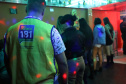 A Força-Tarefa Infância Segura de Combate a Crimes contra a Criança realizou na noite de quinta-feira (28) ações de fiscalização e conscientização em estabelecimentos comerciais e bares de Curitiba. Foi a sexta Operação Integrada e Ostensiva de Protec&#807;a&#771;o a&#768;s Crianc&#807;as e Adolescentes. Foto:SEJUF