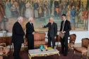 O vice governador Darci Piana recebe nesta terça-feira (3), o embaixador da Alemanha no Brasil, Georg Witschel no Palácio Iguaçu.   Curitiba, 03/12/2019 -  Foto: Geraldo Bubniak/AEN