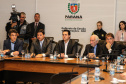 O governador Carlos Massa Ratinho Junior e o secretário de Infraestrutura e Logística, Sandro Alex, divulgam nesta segunda-feira (09),  no Palácio Iguaçu, as obras aprovadas pelo Governo do Estado que serão realizadas com os recursos do acordo de leniência firmado pela empresa Ecorodovias, que controla as concessionárias Ecovia e Ecocataratas, e Ministério Público Federal (MPF).    Curitiba, 09/12/2019 - Foto: Geraldo Bubniak/AEN