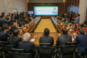 O governador Carlos Massa Ratinho Junior e o secretário de Infraestrutura e Logística, Sandro Alex, divulgam nesta segunda-feira (09),  no Palácio Iguaçu, as obras aprovadas pelo Governo do Estado que serão realizadas com os recursos do acordo de leniência firmado pela empresa Ecorodovias, que controla as concessionárias Ecovia e Ecocataratas, e Ministério Público Federal (MPF).    Curitiba, 09/12/2019 - Foto: Geraldo Bubniak/AEN