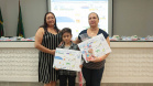 A empresa pública Portos do Paraná acaba de renovar o convênio do Projeto Porto Escola com os municípios de Paranaguá e Antonina. Com o ato desta terça-feira (10), a empresa dá continuidade à atividade que tem como objetivo abrir e aproximar ainda mais o porto da cidade. No programa, isso se dá através da educação. Em cinco anos, já são 9.561 alunos atendidos. Foto: Claudio Neves