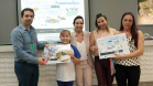 A empresa pública Portos do Paraná acaba de renovar o convênio do Projeto Porto Escola com os municípios de Paranaguá e Antonina. Com o ato desta terça-feira (10), a empresa dá continuidade à atividade que tem como objetivo abrir e aproximar ainda mais o porto da cidade. No programa, isso se dá através da educação. Em cinco anos, já são 9.561 alunos atendidos. Foto: Claudio Neves