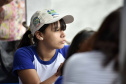 A empresa pública Portos do Paraná acaba de renovar o convênio do Projeto Porto Escola com os municípios de Paranaguá e Antonina. Com o ato desta terça-feira (10), a empresa dá continuidade à atividade que tem como objetivo abrir e aproximar ainda mais o porto da cidade. No programa, isso se dá através da educação. Em cinco anos, já são 9.561 alunos atendidos. Foto: Claudio Neves