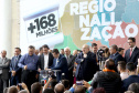 O governador Carlos Massa Ratinho Junior recebeu nesta quarta-feira (11),  no Palácio Iguaçu, prefeitos de municípios de diversas regiões do Estado. No encontro foram assinados convênios para liberação de recursos destinados a ações na área da saúde. Os convênios foram assinados, também, pelo secretário de Estado da Saúde, Beto Preto. Curitiba,11/12/2109 Foto:Jaelson Lucas / AEN