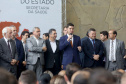 O governador Carlos Massa Ratinho Junior recebeu nesta quarta-feira (11),  no Palácio Iguaçu, prefeitos de municípios de diversas regiões do Estado. No encontro foram assinados convênios para liberação de recursos destinados a ações na área da saúde. Os convênios foram assinados, também, pelo secretário de Estado da Saúde, Beto Preto. Curitiba,11/12/2109 Foto:Jaelson Lucas / AEN