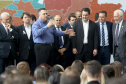 O governador Carlos Massa Ratinho Junior recebeu nesta quarta-feira (11),  no Palácio Iguaçu, prefeitos de municípios de diversas regiões do Estado. No encontro foram assinados convênios para liberação de recursos destinados a ações na área da saúde. Os convênios foram assinados, também, pelo secretário de Estado da Saúde, Beto Preto. Curitiba,11/12/2109 Foto:Jaelson Lucas / AEN