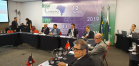 Reunidos durante todo o dia desta quinta-feira (12) em Curitiba, os secretários estaduais de Fazenda de todo o País decidiram aumentar a atuação sobre o Congresso Nacional para evitar perdas para as finanças dos Estados. As perdas podem estar contidas especialmente em três Propostas de Emendas Constitucionais (PEC) que estão em discussão naquela casa. Foto: Ari Dias/AEN