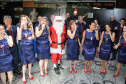 Coral Sanepar e Papai Noel na festa de entrega oficial dos presentes. Foto: Sanepar
