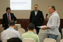 Empresários que importam e exportam produtos via Porto de Paranaguá participaram nessa sexta-feira (13) de uma discussão sobre a implantação de um sistema de troca de dados da comunidade portuária. Paranaguá foi escolhido entre quatro portos brasileiros para receber o projeto, que faz parte de um programa do governo britânico para facilitar o comércio internacional com o Brasil. Foto: Claudio Neves/AEN