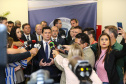 O Governador Carlos Massa Ratinho Junior e o ministro da Justiça e Segurança Pública, Sergio Moro, inauguram nesta segunda-feira (16), em Foz do Iguaçu, o Centro Integrado de Operações de Fronteira. O CIOF reforçará as ações estratégicas estaduais de combate ao tráfico e ao crime organizado. A estrutura passa a integrar o Parque Tecnológico Itaipu, na Itaipu Binacional.Foz do Iguaçu, 16/12/2019 - Foto: Geraldo Bubniak/AEN