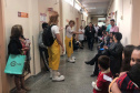 Brinquedos, sorrisos, esperança e, claro, o Papai Noel. Foi assim a segunda-feira (16) de cerca de 400 crianças que passam por tratamento no ambulatório e na pediatria do Hospital do Trabalhador (HT) e também no Centro de Atendimento Integral ao Fissurado Lábio-Palatal (Caif), em Curitiba. Foto: Andressa Oliveira/SESA