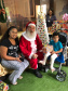 Brinquedos, sorrisos, esperança e, claro, o Papai Noel. Foi assim a segunda-feira (16) de cerca de 400 crianças que passam por tratamento no ambulatório e na pediatria do Hospital do Trabalhador (HT) e também no Centro de Atendimento Integral ao Fissurado Lábio-Palatal (Caif), em Curitiba. Foto: Andressa Oliveira/SESA