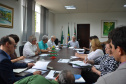 A Secretaria de Estado da Agricultura e Abastecimento vai estimular o crescimento da produção de seda no Paraná, com possibilidade de expandir a atividade em pelo menos 20%.

O secretário Norberto Ortigara disse que o projeto atende a uma determinação do governador Carlos Massa Ratinho Júnior, após sua participação, durante o mês de novembro, do Festival da Seda realizado em Lyon, na França, onde a seda paranaense foi considerada a melhor do mundo. Foto>SEAB