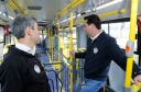 Importantes linhas que atendem o transporte coletivo de oito municípios da Região Metropolitana de Curitiba (RMC) ganharam 22 ônibus novos. Os veículos foram entregues pelo governador Carlos Massa Ratinho Junior, nesta quarta-feira (18), durante evento no Parque Barigui, em Curitiba.