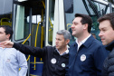 Importantes linhas que atendem o transporte coletivo de oito municípios da Região Metropolitana de Curitiba (RMC) ganharam 22 ônibus novos. Os veículos foram entregues pelo governador Carlos Massa Ratinho Junior, nesta quarta-feira (18), durante evento no Parque Barigui, em Curitiba.