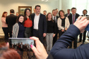 O governador Carlos Massa Ratinho Junior assinou nesta quarta-feira (18), no Palácio Iguaçu, dois projetos de lei amparados por sugestões da seccional paranaense da Ordem dos Advogados do Brasil (OAB-PR). Um deles propõe alterações na lei da advocacia dativa para reforçar a atenção social em favor das populações mais vulneráveis. O outro institui uma legislação estadual para os processos administrativos (aqueles entre os órgãos e seus servidores).Foto: Ari Dias/AEN