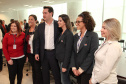 O governador Carlos Massa Ratinho Junior assinou nesta quarta-feira (18), no Palácio Iguaçu, dois projetos de lei amparados por sugestões da seccional paranaense da Ordem dos Advogados do Brasil (OAB-PR). Um deles propõe alterações na lei da advocacia dativa para reforçar a atenção social em favor das populações mais vulneráveis. O outro institui uma legislação estadual para os processos administrativos (aqueles entre os órgãos e seus servidores).Foto: Ari Dias/AEN
