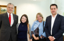 O governador Carlos Massa Ratinho Junior assinou nesta quarta-feira (18), no Palácio Iguaçu, dois projetos de lei amparados por sugestões da seccional paranaense da Ordem dos Advogados do Brasil (OAB-PR). Um deles propõe alterações na lei da advocacia dativa para reforçar a atenção social em favor das populações mais vulneráveis. O outro institui uma legislação estadual para os processos administrativos (aqueles entre os órgãos e seus servidores).