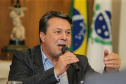 O Governador Carlos Massa Ratinho Junior assina nesta quarta-feira (18),  no Palácio Iguaçu, em Curitiba, junto a União o termo de renovação da cessão da residência oficial de veraneio do Executivo estadual para a implantação da Escola do Mar.  Curitiba, 18/12/2019 - Foto: Geraldo Bubniak/AEN