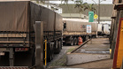 O Porto de Paranaguá embarca nesta semana a primeira carga de DDGS, um coproduto do processamento do milho para a fabricação de etanol – o que sobra do grão. A operação será um teste para que o produto passe a entrar na rotina das exportações paranaenses a granel. Neste primeiro lote, 27,5 mil toneladas serão levadas à Inglaterra pelo navio Interlink Acuity.