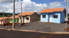 Com um investimento de R$ 723 mil do Governo do Paraná financiados junto ao Banco Interamericano de Desenvolvimento (BID) 12 famílias receberam imóveis novos completamente de graça.