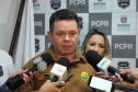 A Polícia Civil do Paraná, em conjunto com a Polícia Militar, prendeu o homem, de 65 anos, suspeito de ter ateado fogo contra a namorada, de 66. O crime aconteceu no dia 31 de dezembro de 2019, em Matinhos, no Litoral. O suspeito foi preso na quarta-feira (1), no bairro Saint Etienee, também em Matinhos.