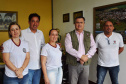 Em mais uma ação de mobilização e conscientização sobre o problema da dengue, o secretário de Estado da Saúde, Beto Preto, esteve no município de Florestópolis, na região Norte do Paraná, nesta sexta-feira (3). Esta é a quarta cidade visitada pelo secretário nas últimas semanas. Ele já passou por Nova Cantu, Quinta do Sol, outras duas localidades em epidemia, além de Matinhos, no Litoral, para alertar a população sobre a doença. Foto:SESA
