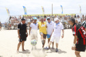 O vice-governador Darci Piana esteve neste sábado (11) no tradicional Futebol das Estrelas, em Matinhos, e destacou que a programação esportiva do Verão Maior é um vetor especial do turismo do Litoral e das praias de água doce do Estado. O Athletiba inaugural de 2020 deu largada a um calendário que engloba aulas de ginástica, torneios de vôlei, balonismo e muito mais. Foto: Gilson Abreu/AEN