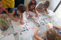 A Polícia Civil do Paraná (PCPR) está realizando campanha educativa em escolas do Litoral do Estado, durante todo o período da temporada. A primeira ação aconteceu na escola Aquarela de Recreação Infantil, em Matinhos, na última semana. O objetivo é orientar crianças e professores, a fim de prevenir que sejam vítimas de crime, tanto nas ruas quanto no âmbito escolar.
Foto: Polícia Civil