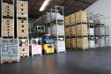 Mais de 1,8 mil toneladas de alimentos não perecíveis começaram a ser distribuídas para as mais de 2,1 mil escolas estaduais em todo o Paraná, nesta quarta-feira (15). Foto: Fundepar