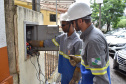 Equipes de combate a ligações irregulares e fraudes no sistema de medição de energia da Copel detectaram ao longo do ano passado, em todo o Paraná, 10.849 procedimentos irregulares realizados por consumidores – o equivalente a 43 casos confirmados por dia. Foto: Copel